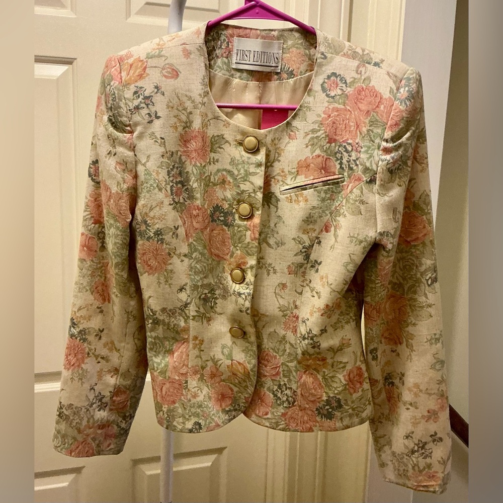 Pink and Cream Floral Suit Jacket with Elegant Design
